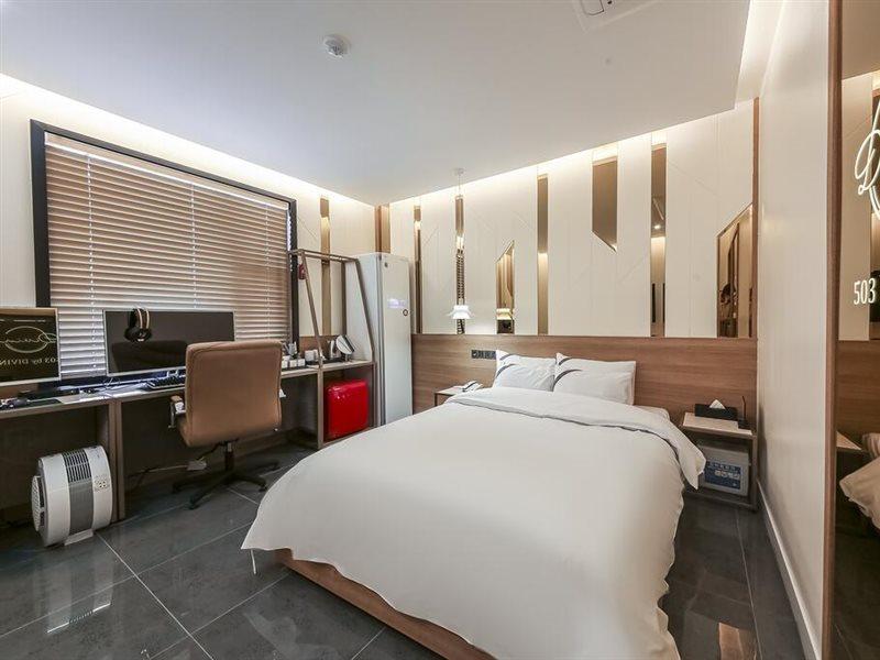 Suncheon Hound Hotel Suncheon Station Branch Екстериор снимка